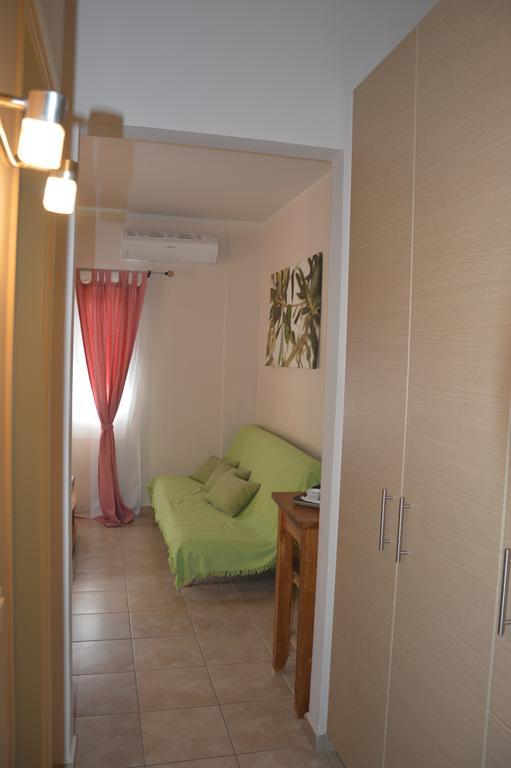 Akis Apartments パレオカストリッツア エクステリア 写真